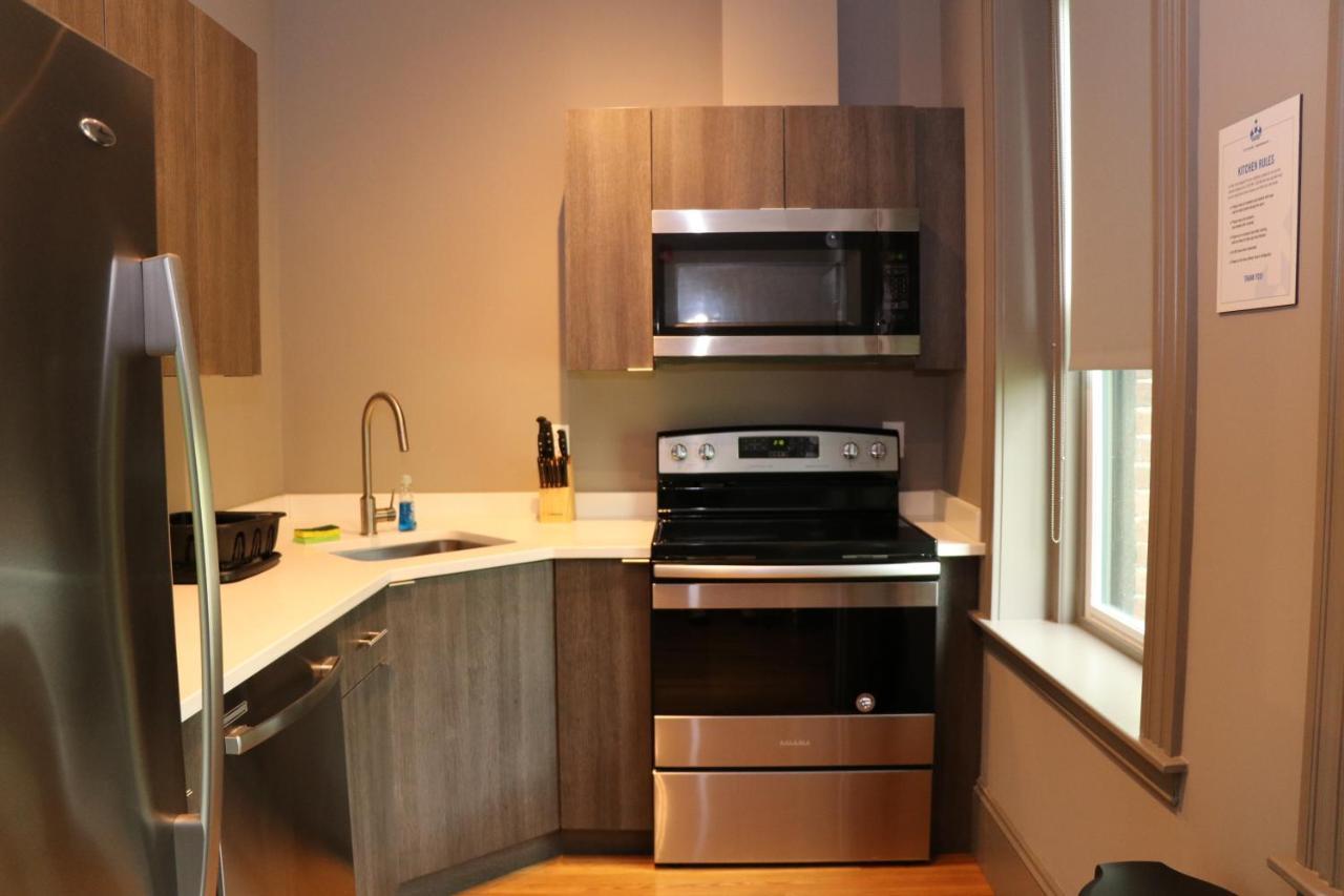 A Stylish Stay W/ A Queen Bed, Heated Floors.. #14 ブルックライン エクステリア 写真
